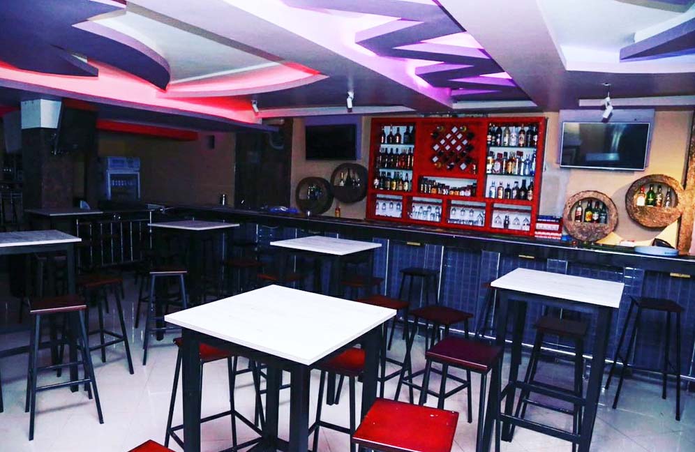 Club Gabiro Kampala Uganda, Good food in Kampala, Food & Drink,  Top Bar, Top Restaurant, Lounge, Top Bar and Lounge, Food, Beer, Wine, Spirits, Cocktail bar, Amazing beer prices,  Cheap Beer, Great Place to Drink after work , Gins and local beers,  grilled food and wood-fired pizzas,  Chatting and Drinking, Chilling with friends and mates, Date night, Eating and Drinking, Private parties, Drinking and Dancing, Cocktail Bar, Lounge Bar, Party Bar,  Kampala Pub, Lively DJ nights,  Lively Music, Great Beer Drink Out,  Tasteful Delicious food in Kampala, Amazing Drinking Joint in  Kampala Uganda, Ugabox